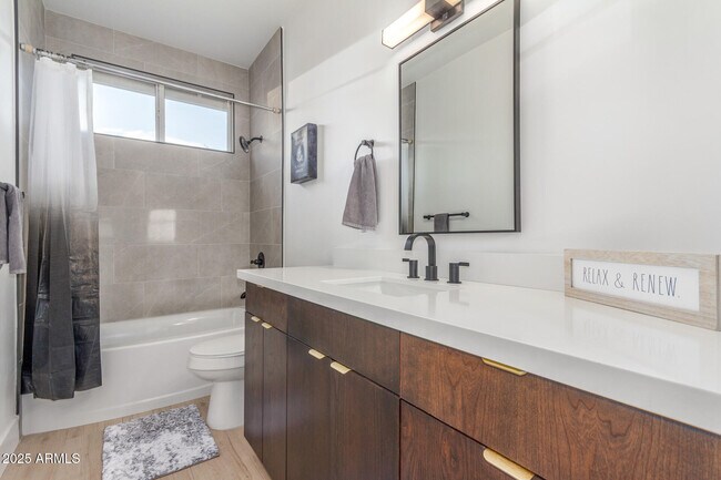 Building Photo - 8156 E Questa Rd