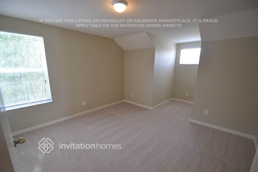 Building Photo - 10301 Lakeside Vista Dr