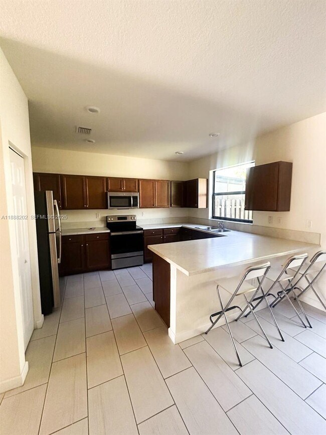 Building Photo - 11958 SW 151 Ave