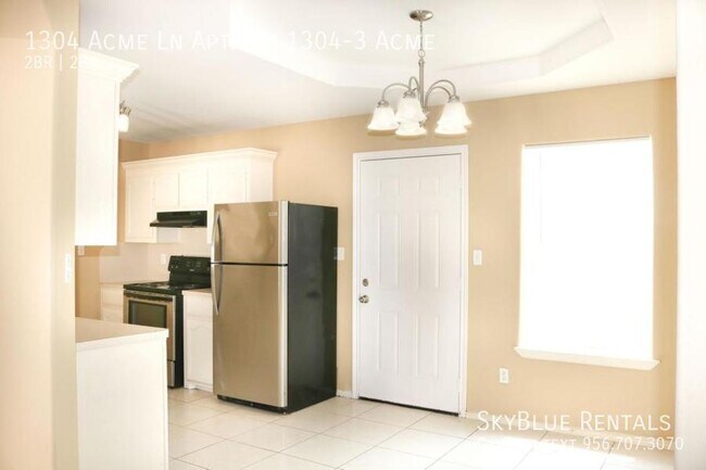 Building Photo - 1304 Acme Ln