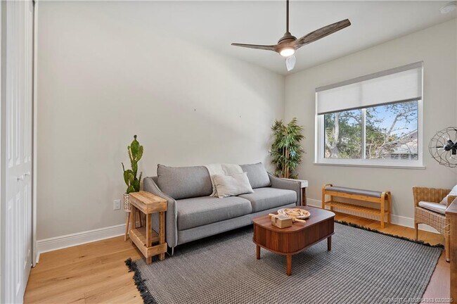 Building Photo - 521 SW Ocean Blvd