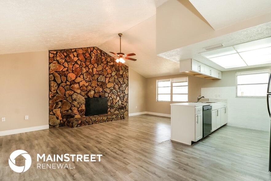 Building Photo - 2105 Sugarbush Dr