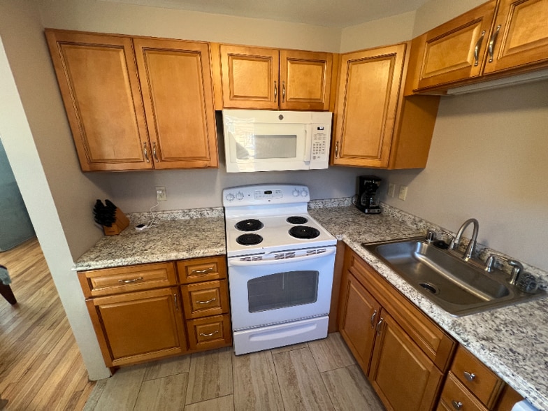 Building Photo - 2201 Catalpa Rd