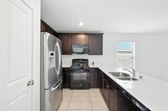 Building Photo - 1653 Bluffview Dr