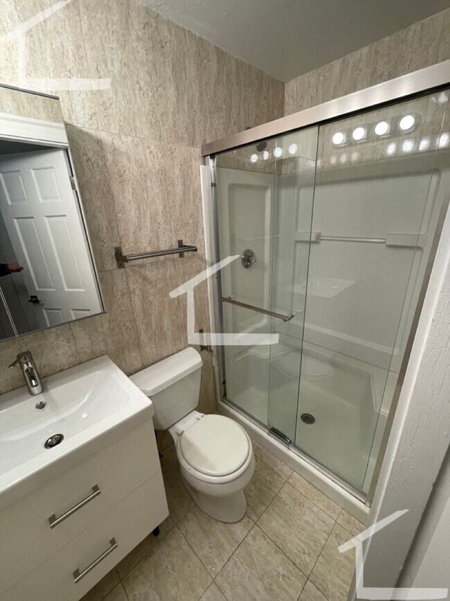 Building Photo - Coolidge Corner 4-Bed