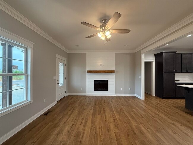 Building Photo - 5404 Peony Dr
