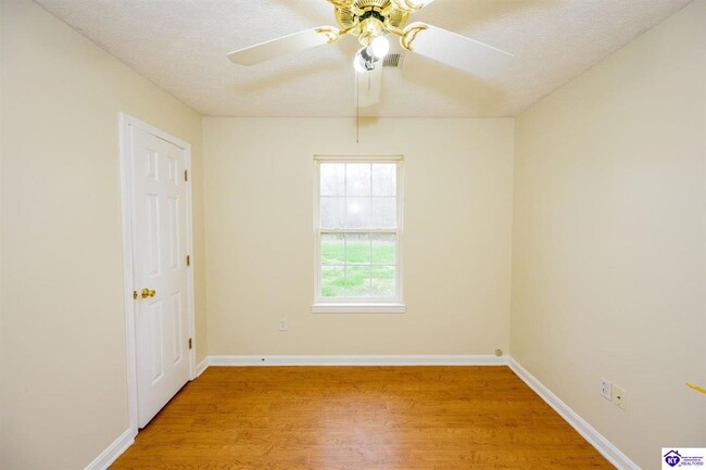 Building Photo - 1112 Lincoln Dr