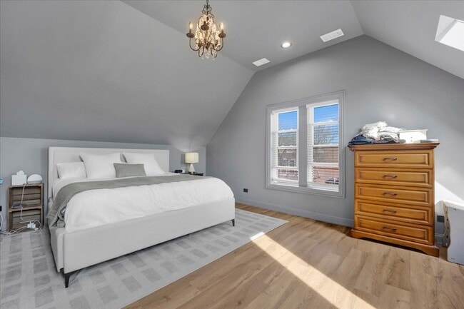 Building Photo - 1728 N Wood St