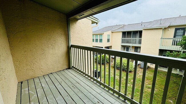 Building Photo - ! Beautiful 2BA/1.5BR Townhome in Gulf Highlands!