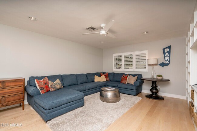 Building Photo - 4628 N Avenida Del Puente