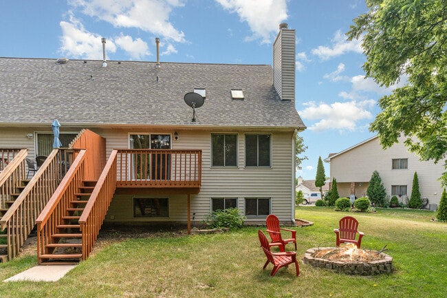 Building Photo - 211 Lorien Ct