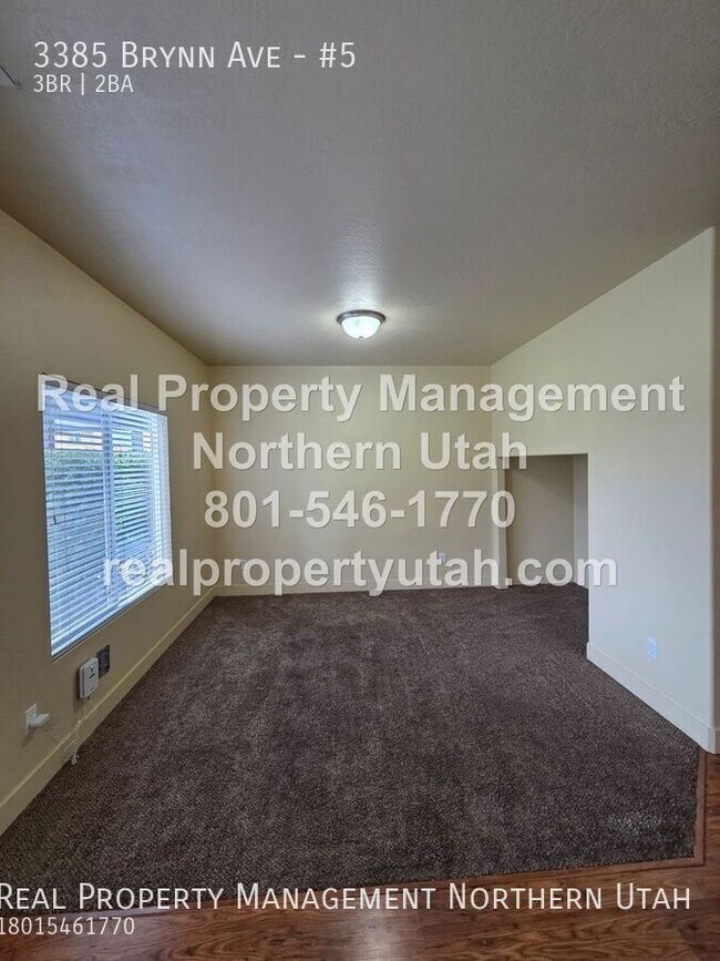 Building Photo - 3385 S Brynn Ave