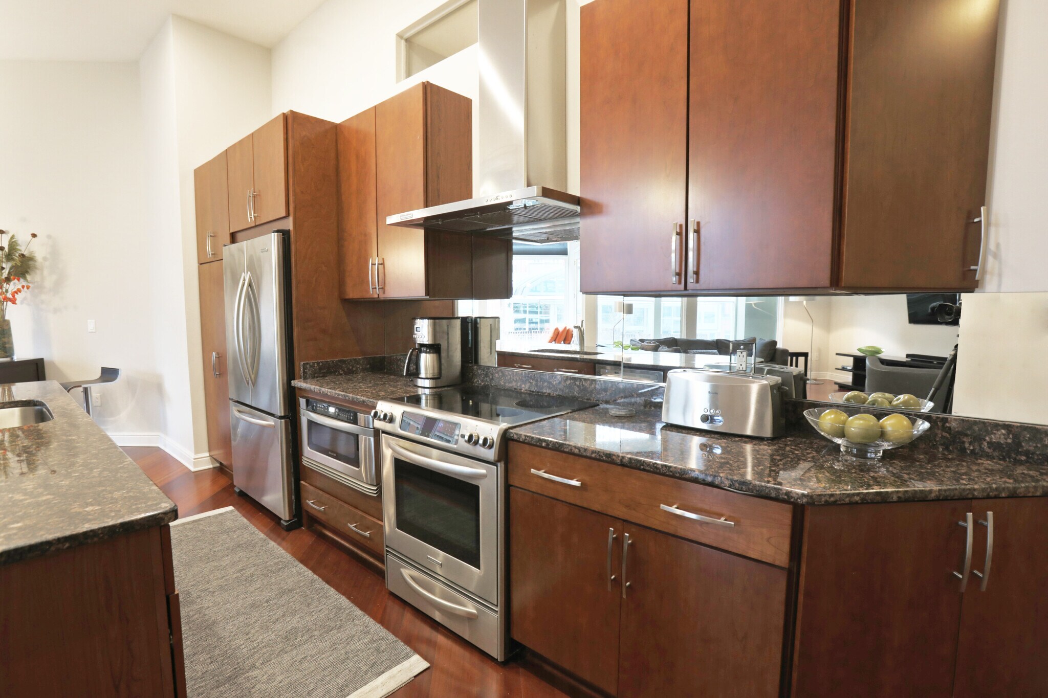 Building Photo - 941 Penn Ave