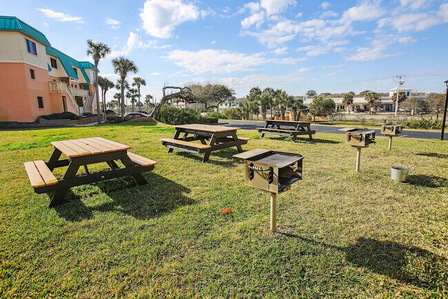 Building Photo - 6100 A1A S