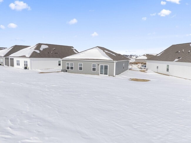 Building Photo - 511 Darliene Dr