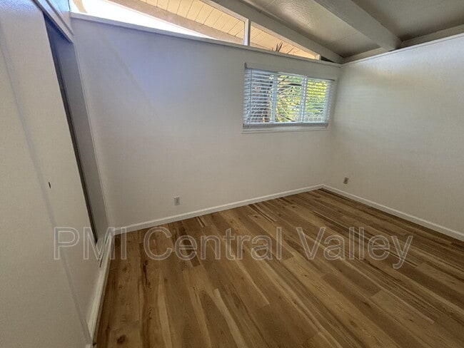 Building Photo - 944 Bridgewood Way