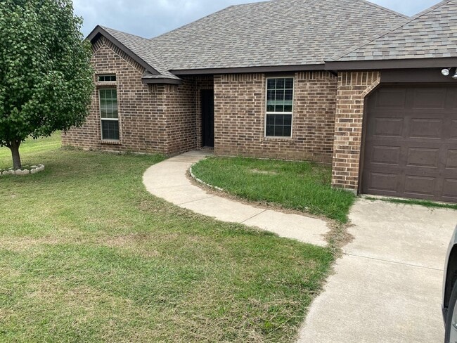 Primary Photo - Charming 3-Bedroom Home Just Minutes from ...