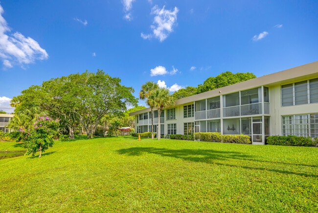 Building Photo - 3621 Oaks Clubhouse Dr