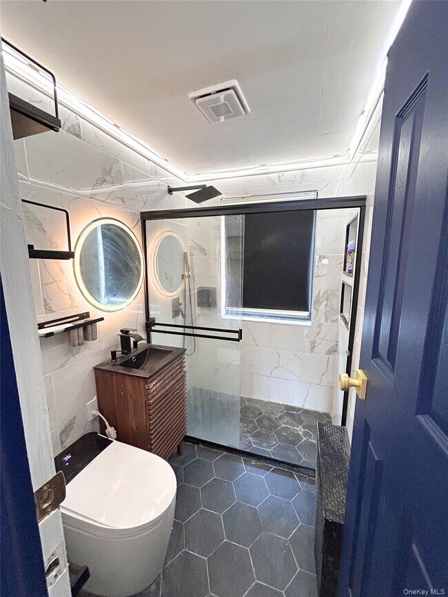 Building Photo - 451 E Main St