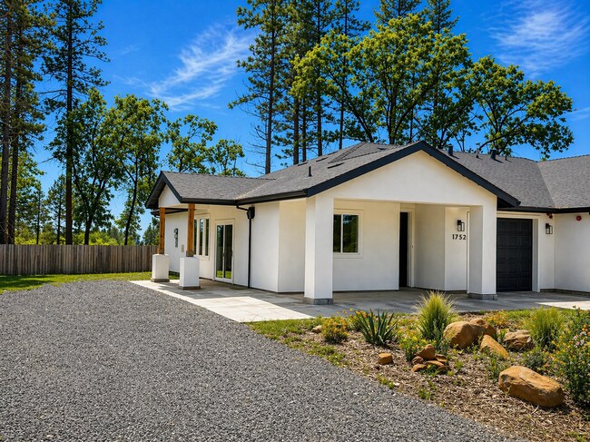 Building Photo - Paradise Home on Cul-de-Sac – Tall Ceilings, Designer Finishes & Upgraded Garage