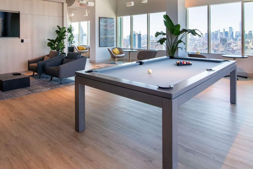 Building Photo - 5 Pennsylvania Plaza