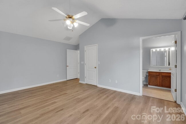 Building Photo - 6340 S Bend Ln