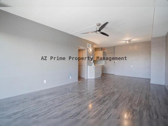 Building Photo - 805 N 4th Ave