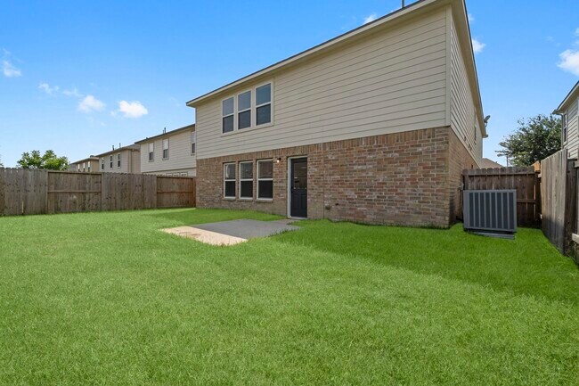 Building Photo - 16859 Blackberry Lily Ln