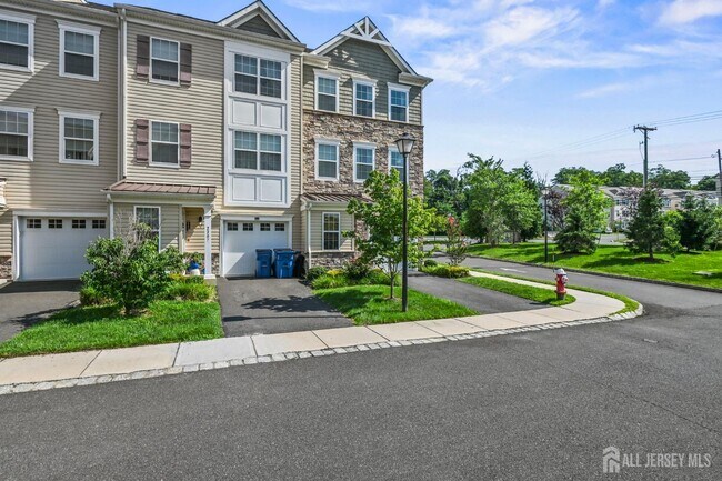 Building Photo - 2208 Massey Ln