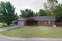 Building Photo - 1631 Thunderbird Ln