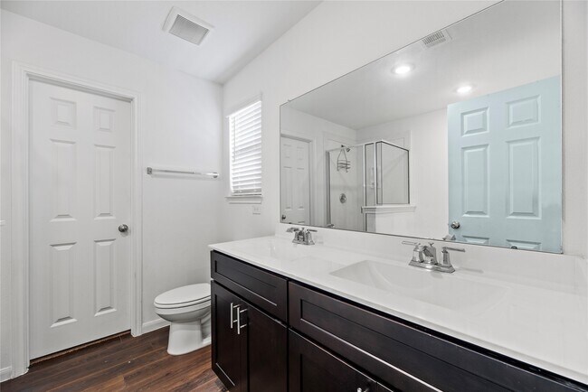 Building Photo - 7322 Madison Cmns Ln