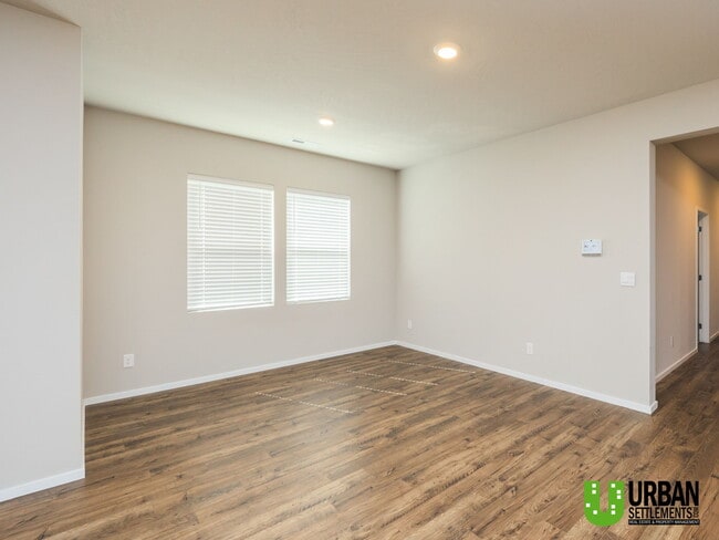 Building Photo - 5803 W Jamestown Ln