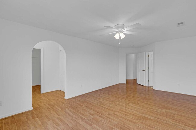 Building Photo - 417 Belmont Cir