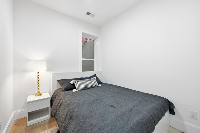 Building Photo - Brand-New Adams Morgan Boutique Living with Walk Score 99!