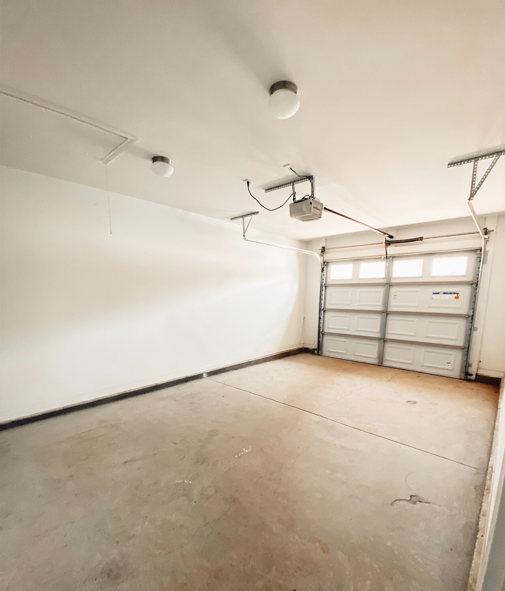 Building Photo - 117 Flatview Way