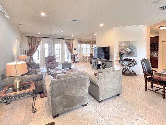 Building Photo - Lakefront 3-Bedroom, 2-Bathroom Home in La...