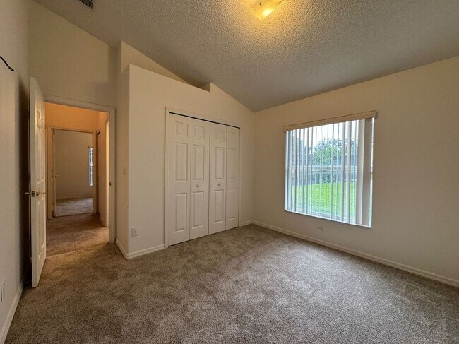 Building Photo - 16004 Blossom Hill Loop