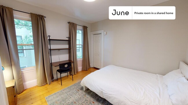 Building Photo - Private bedroom in 4 bed/1 bath Home