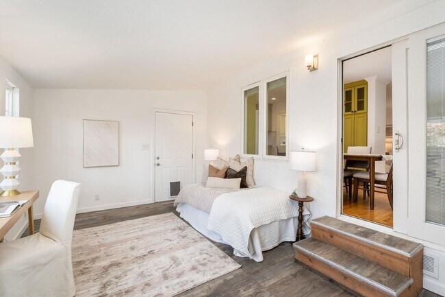Building Photo - Light-Filled San Leandro Gem w/ Dual Garages & Expansive Yard