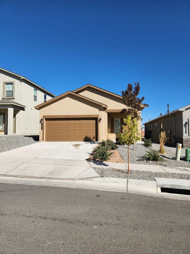 Building Photo - Beautiful 3br 2ba in the South Valley!