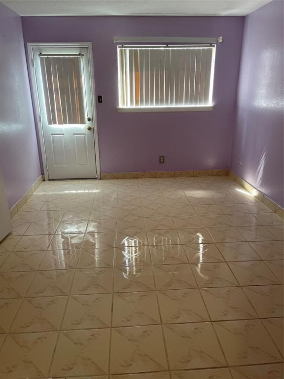Building Photo - 1405 Shadowdale Dr