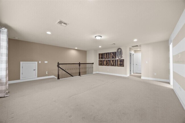 Building Photo - 2880 E Lake Pointe Dr