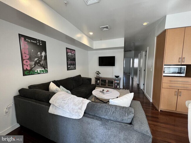 Building Photo - 258 S 18th St