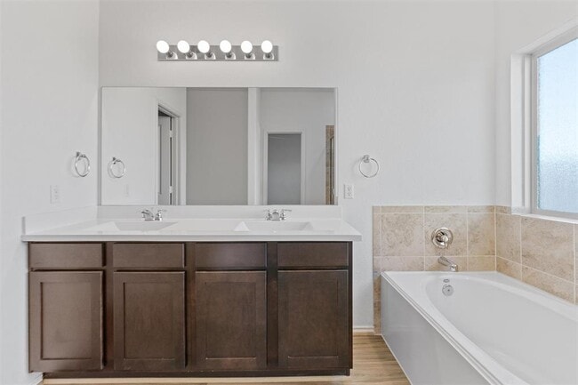 Building Photo - 1324 Chad Dr