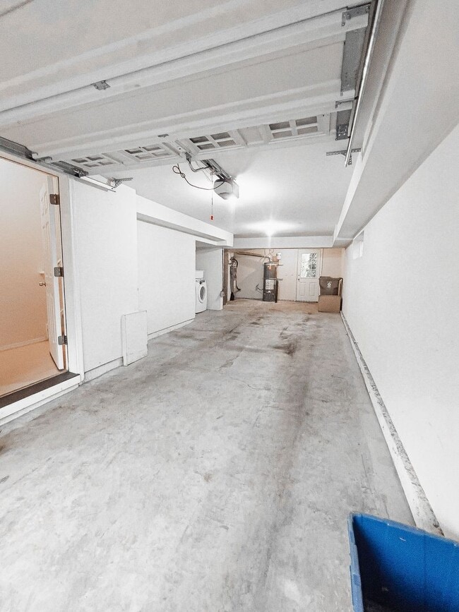 Building Photo - 15467 Brianne Ct