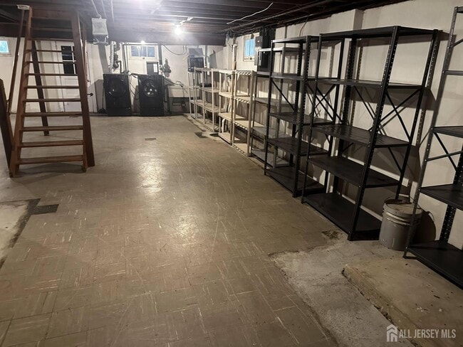 Building Photo - 7 Paul St