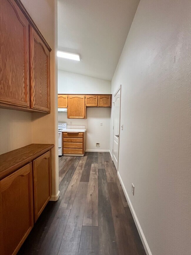Building Photo - 92 Rosewood Cir