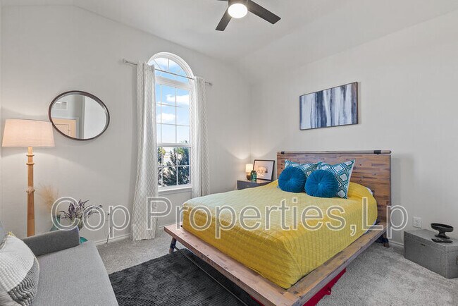 Building Photo - 2259 Gran Cielo Trl