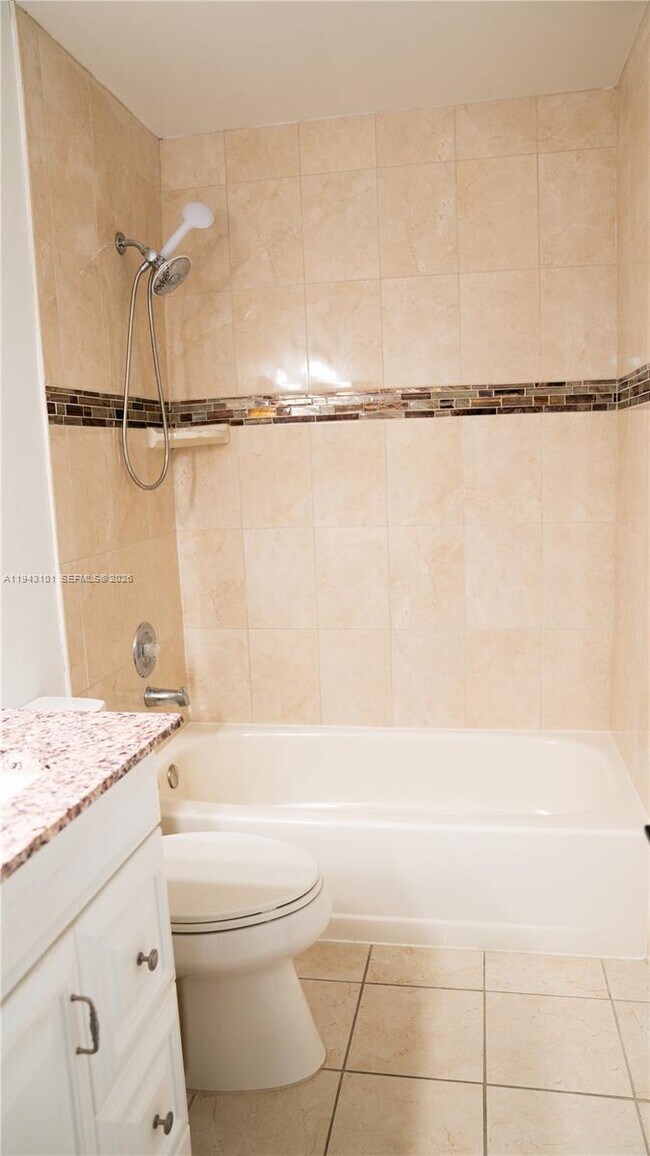 Building Photo - 9023 SW 113th Pl Cir W