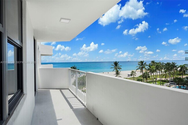 Building Photo - 4301 Collins Ave